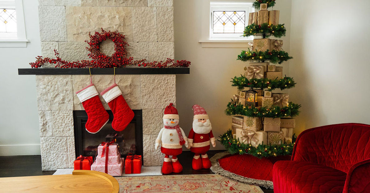 How to Make Your House Smell Like a Christmas Tree with a Fake Tree