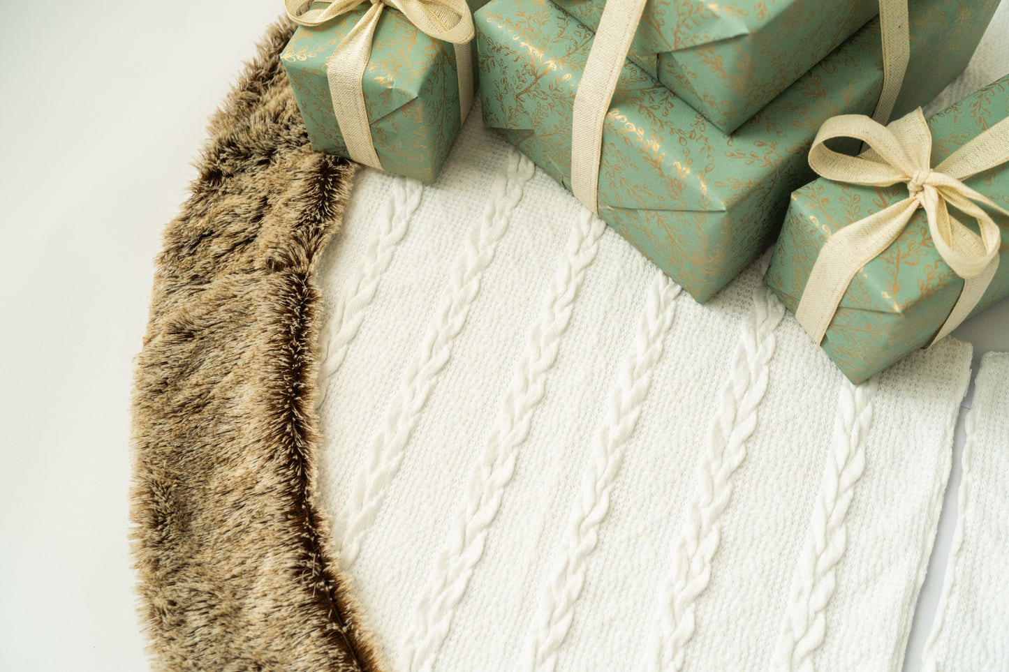 Storage Bag & Knitted Tree Skirt Bundle with FREE Santa Set (Save US$89)